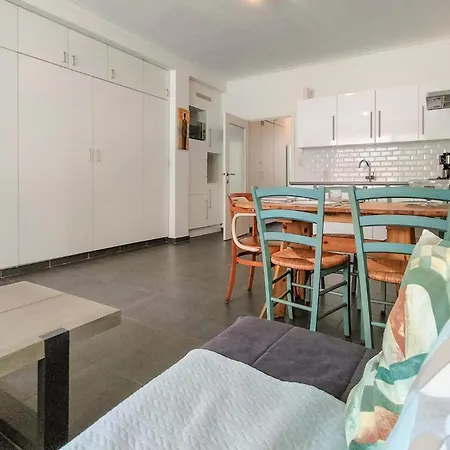Awesome In With Kitchen * Ostend